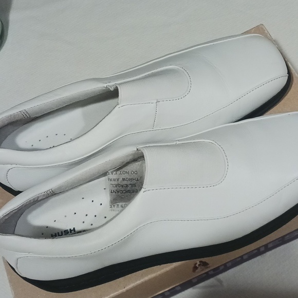 Hush Puppies white leather shoes - Picture 3 of 7